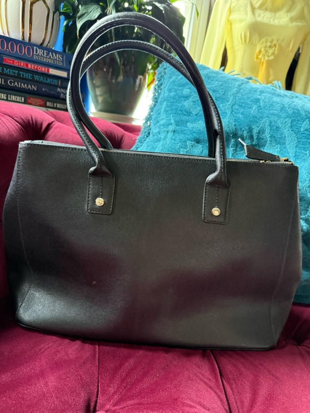 Furla - Linda Saffiano Leather Structured Tote with Gold Hardware - Black - Picture 4 of 7